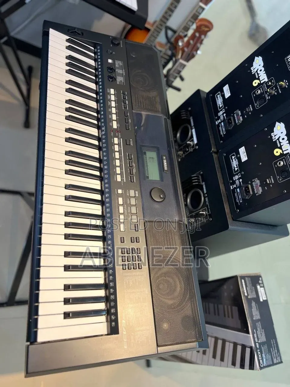 Yamaha PSR E433 Piano Keyboard
