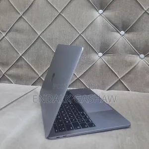 New Laptop Apple MacBook Pro 2017 16GB Intel Core i5 SSD 512GB