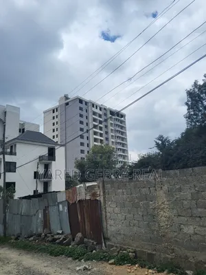 2bdrm Apartment in በ6 የሚረከቡት ዘመናዊ , Yeka for sale