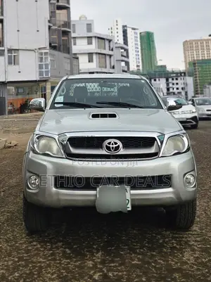 Toyota Hilux 2010 Silver