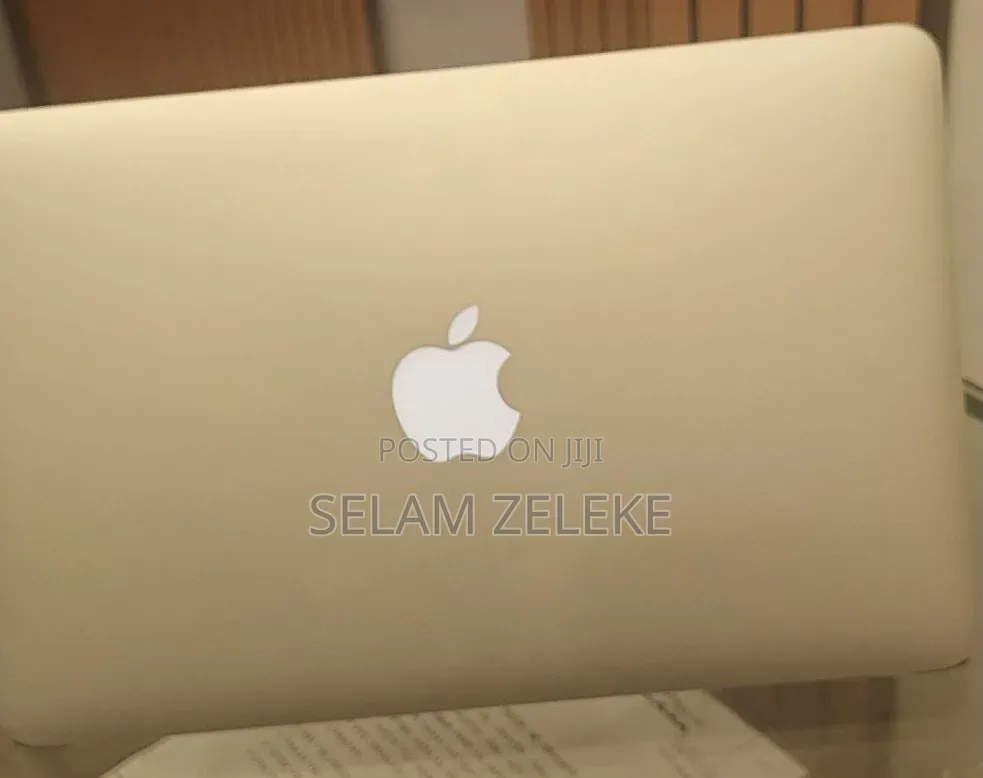 New Laptop Apple MacBook Pro 2015 4GB Intel Core i5 SSD 128GB