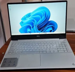 New Laptop Dell Inspiron 15 8GB Intel Core i5 SSD 256GB