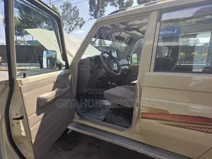 Toyota Land Cruiser 2020 Gold