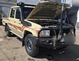 Toyota Land Cruiser 2020 Gold