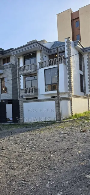 Furnished 8bdrm Townhouse/Terrace in Bole for sale
