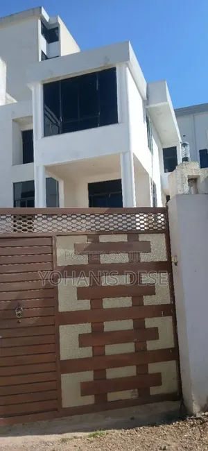 Furnished 8bdrm Villa in Bole for sale