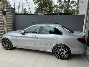 Mercedes-Benz C180 2015 Silver