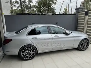 Mercedes-Benz C180 2015 Silver