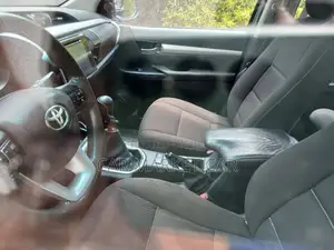 Toyota Hilux Revo Double Cab Deisel 2.4 RWD 2016 Silver