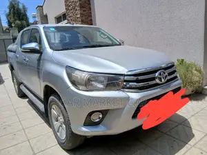 Toyota Hilux Revo Double Cab Deisel 2.4 RWD 2016 Silver