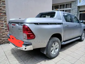 Toyota Hilux Revo Double Cab Deisel 2.4 RWD 2016 Silver