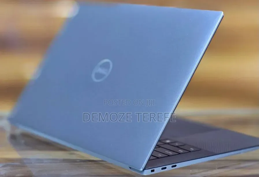New Laptop Dell Precision 15 3520 16GB Intel Core i9 SSD 512GB