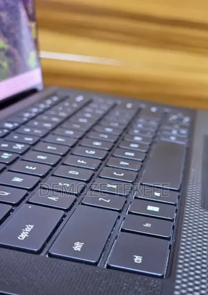 New Laptop Dell Precision 15 3520 16GB Intel Core i9 SSD 512GB