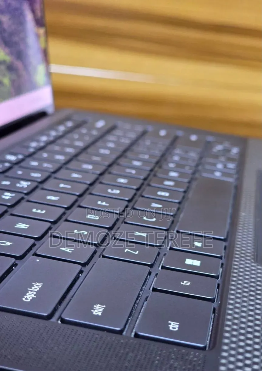 New Laptop Dell Precision 15 3520 16GB Intel Core i9 SSD 512GB