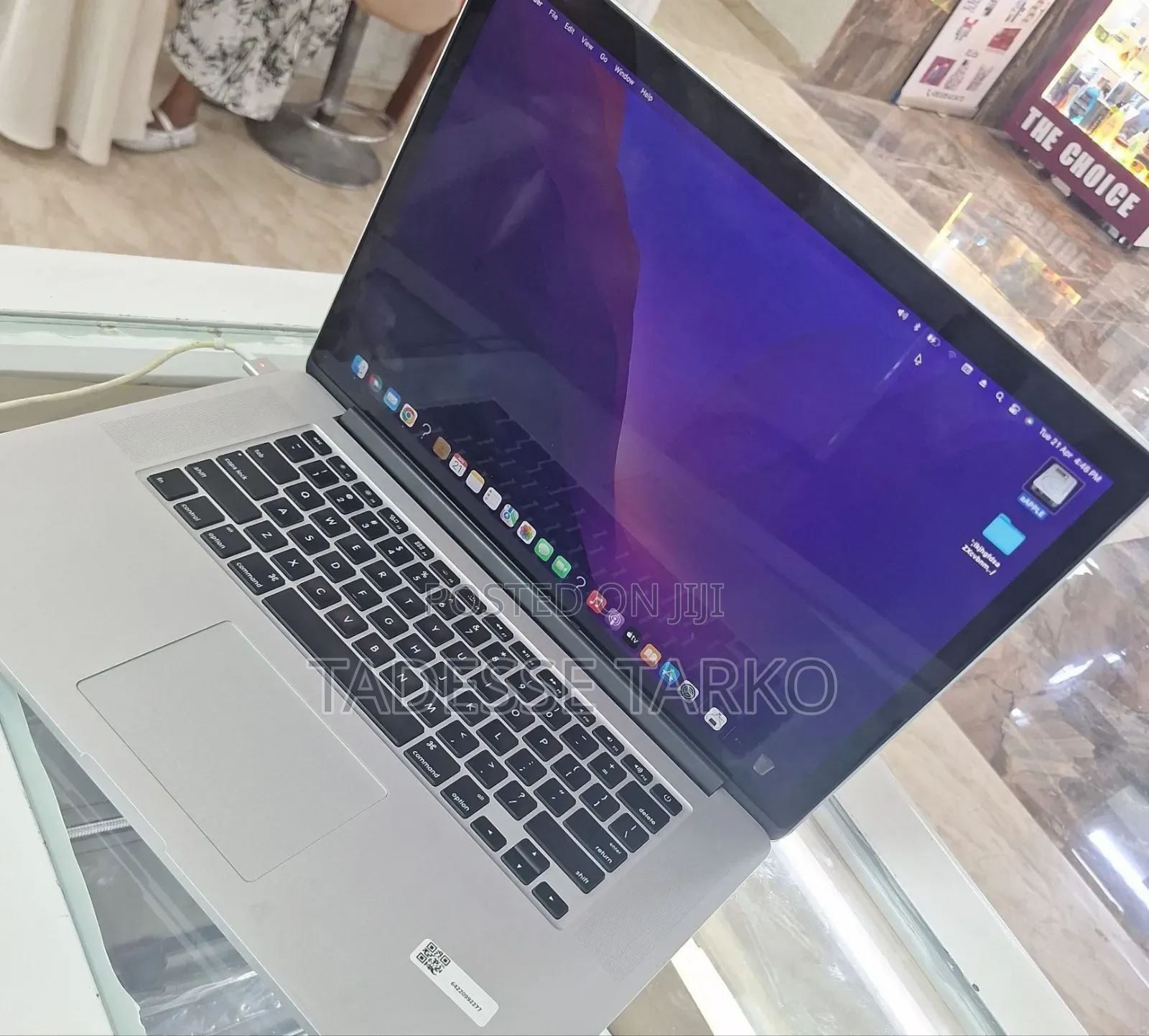 New Laptop Apple MacBook Pro 2015 16GB Intel Core i7 SSD 256GB