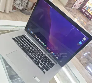 New Laptop Apple MacBook Pro 2015 16GB Intel Core i7 SSD 256GB