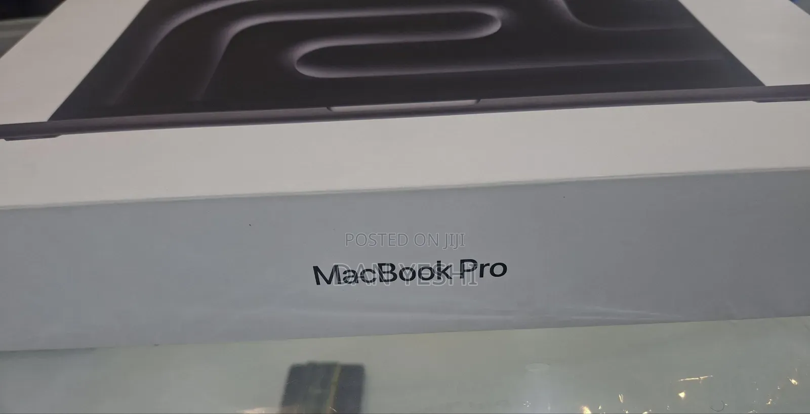New Laptop Apple MacBook Pro 16GB Apple M5 SSD 1T