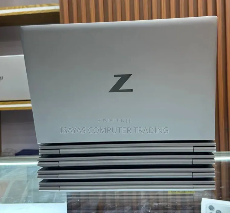 New Laptop HP ZBook Studio G8 16GB Intel Core i7 SSD 512GB