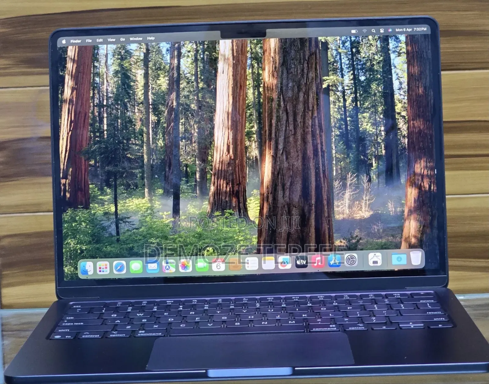 New Laptop Apple MacBook Air 2025 M4 13-inch 16GB Apple M4 SSD 256GB