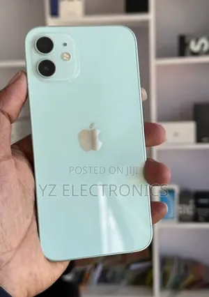 New Apple iPhone 12 128 GB Silver