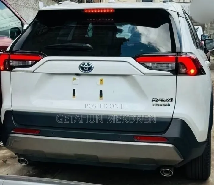 Toyota RAV4 2024 White