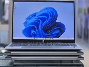 New Laptop HP Pavilion 15 8GB Intel Core Ultra 5 SSD 512GB