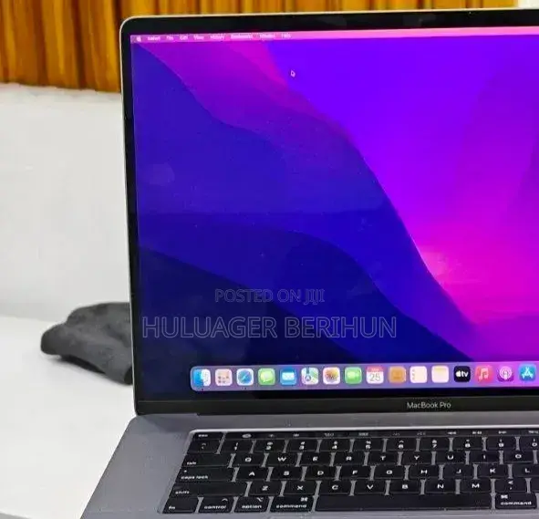 New Laptop Apple MacBook Pro 2018 32GB Intel Core i9 SSD 2T