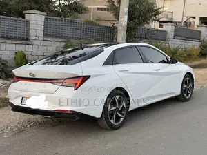 Hyundai Avante 2021 White