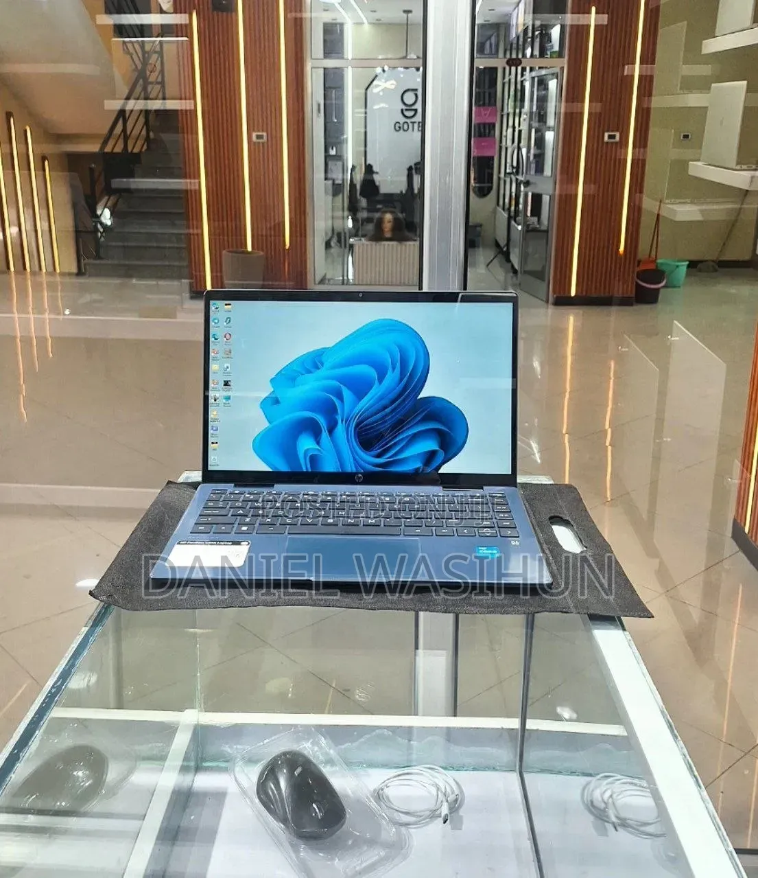 New Laptop HP Pavilion 14 8GB Intel Core i3 SSD 256GB