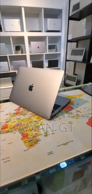 New Laptop Apple MacBook Pro M1 8GB Apple M1 SSD 512GB