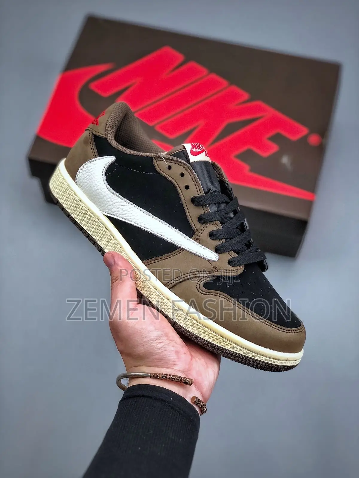 Jordan 1 Low Travis Mocka