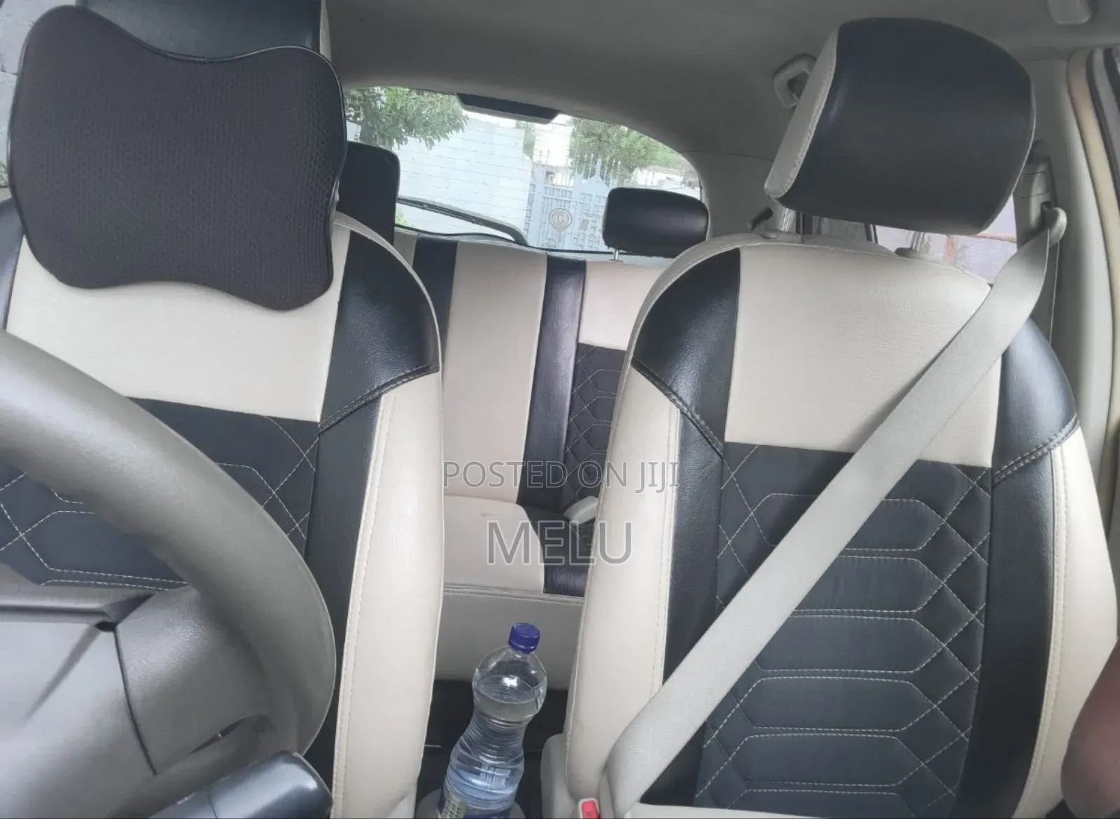 Toyota Yaris Base Hatchback 5dr 2010 Silver