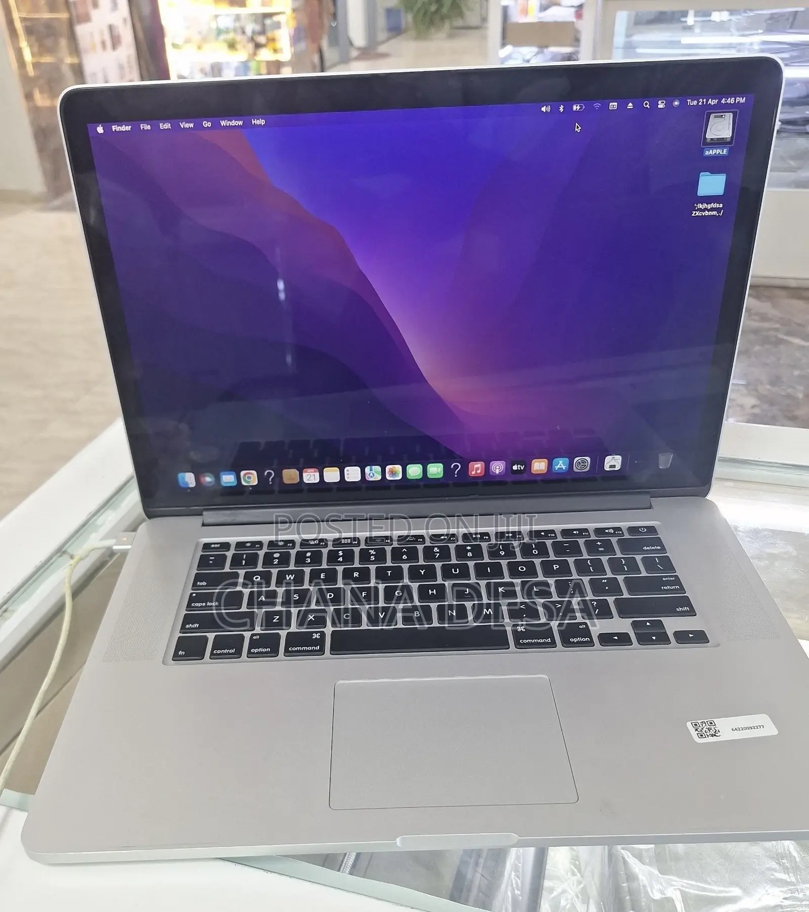 New Laptop Apple MacBook Pro 2015 16GB Intel Core i7 SSD 256GB
