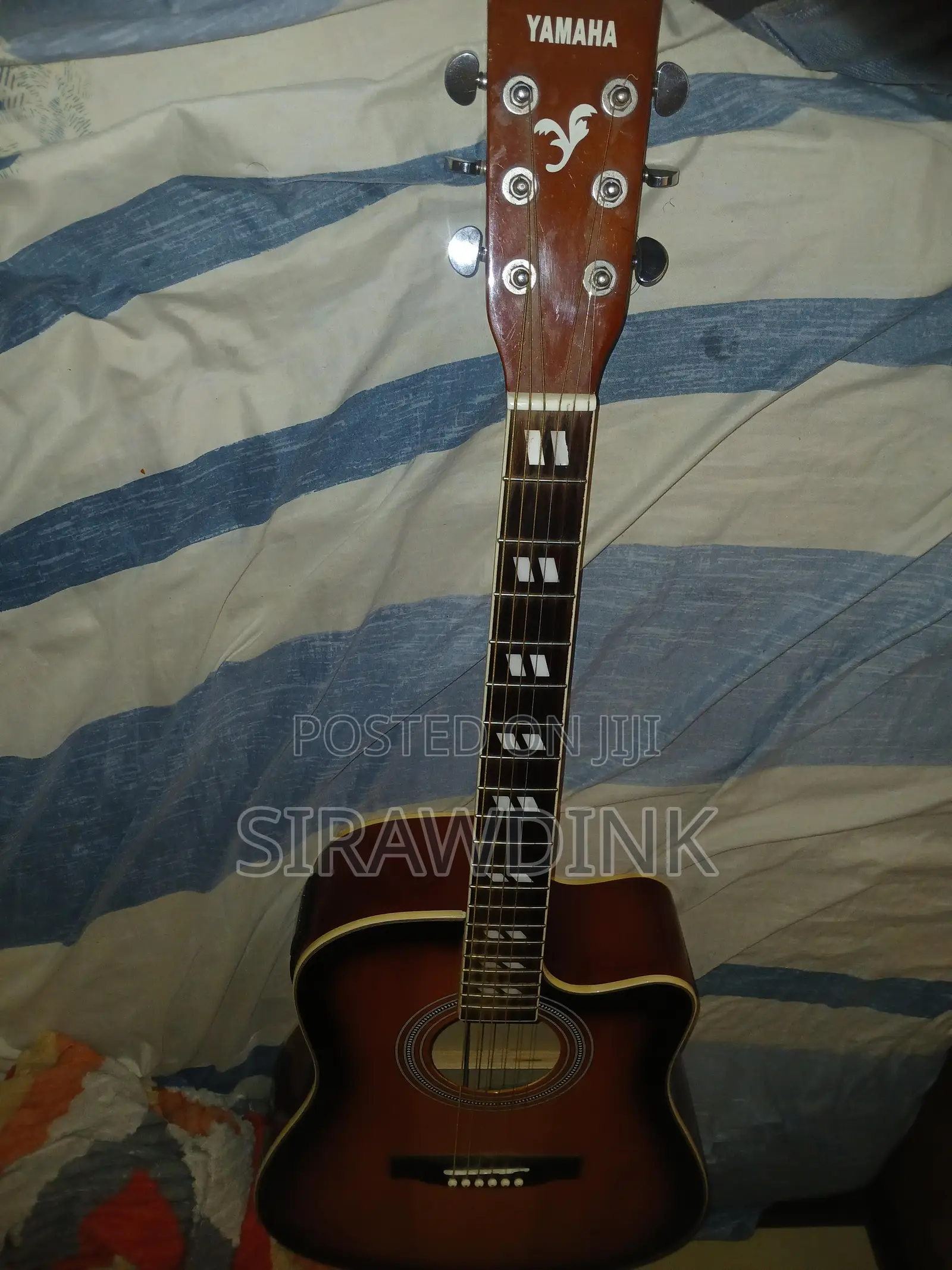 Yamaha Acoustic Guitar