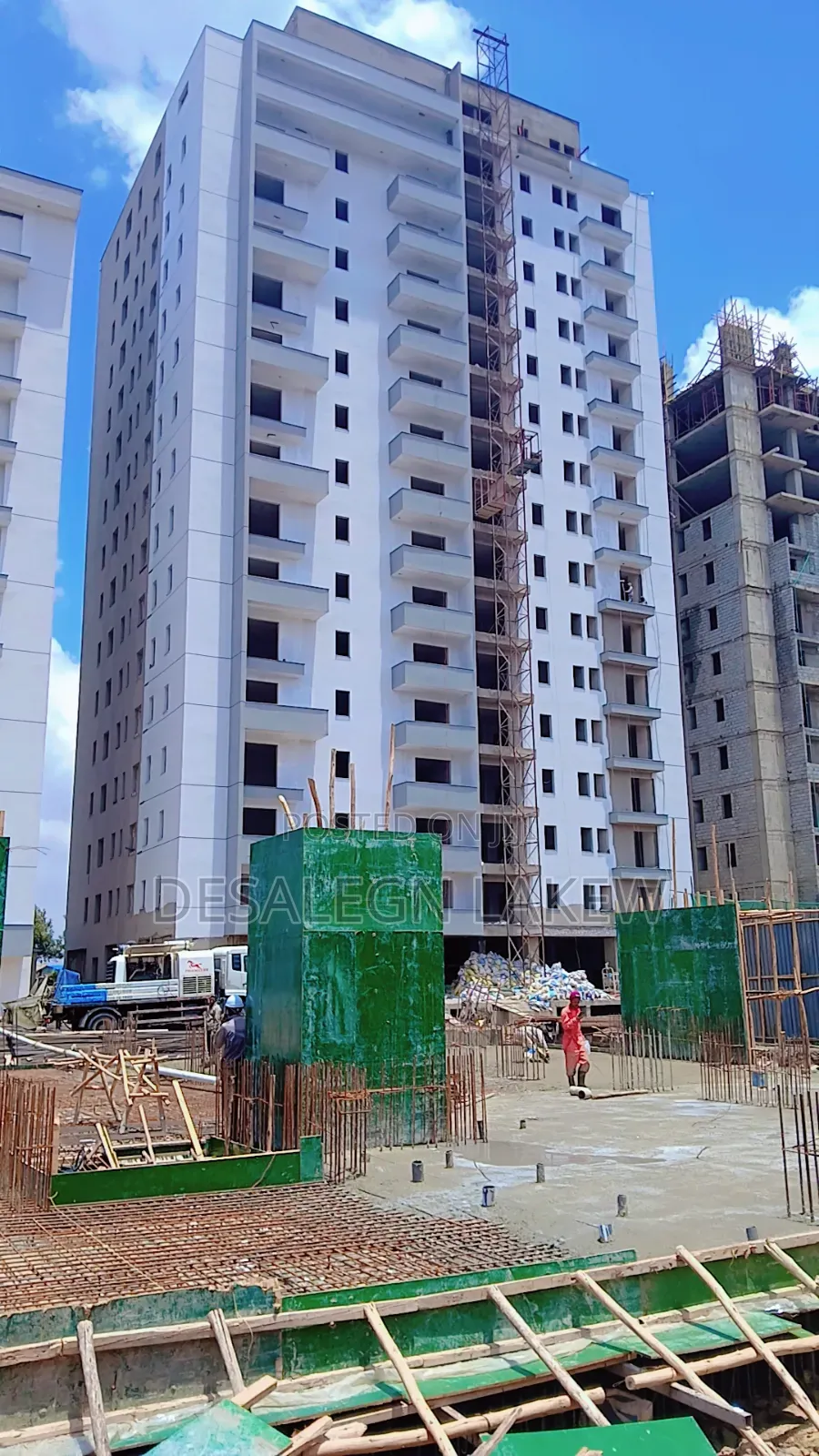 20,000 ካሬ ላይ ያረፈ ሰፊ ኮምፓውንድ አፓርታማ