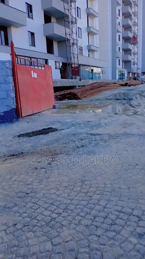 20,000 ካሬ ላይ ያረፈ ሰፊ ኮምፓውንድ አፓርታማ