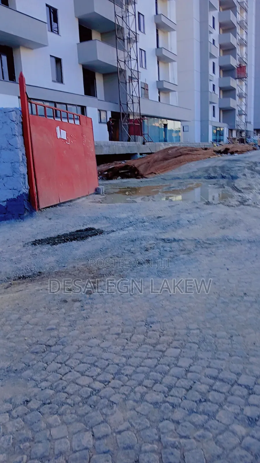 20,000 ካሬ ላይ ያረፈ ሰፊ ኮምፓውንድ አፓርታማ