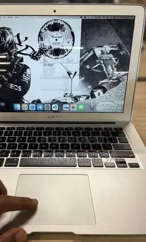 New Laptop Apple MacBook 8GB Intel Core i7 SSD 128GB