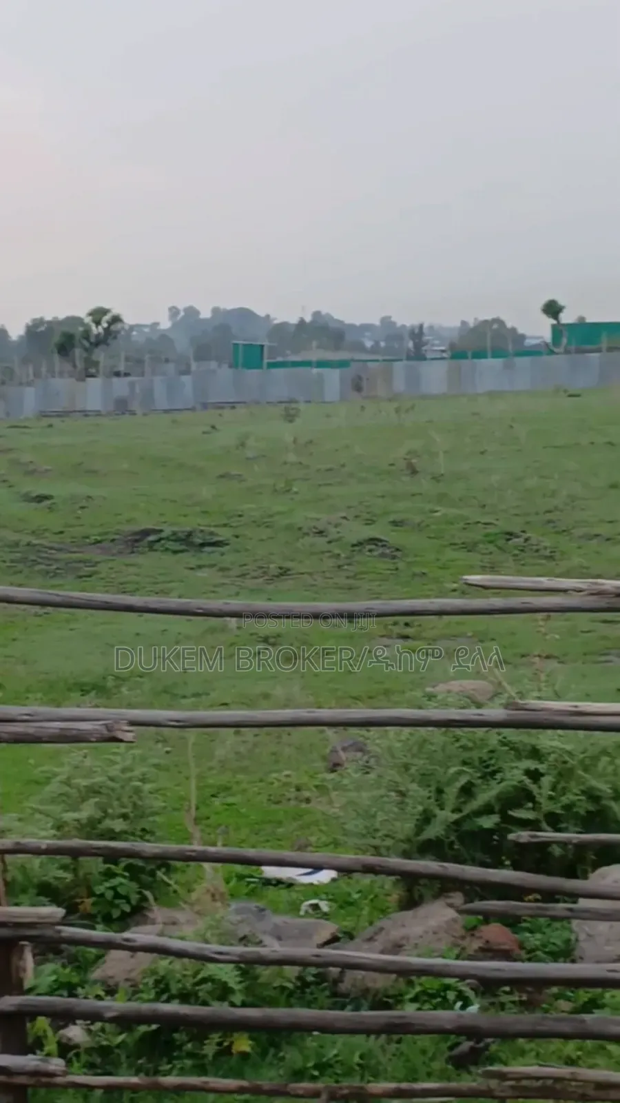 የሚሸጥ 10000, ካሬ መሬት