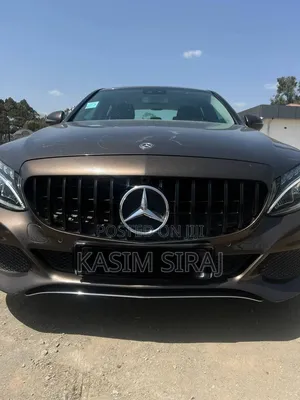 Mercedes-Benz C180 2017 Brown