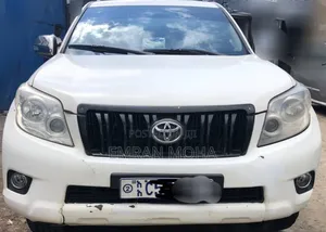 Toyota Land Cruiser Prado 2012 White