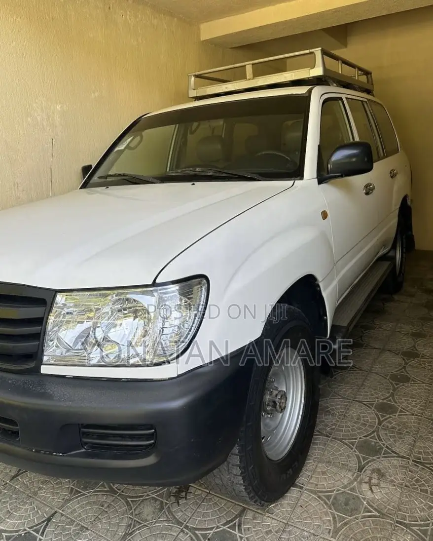 Toyota Land Cruiser 2007 White