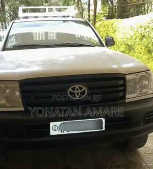 Toyota Land Cruiser 2007 White
