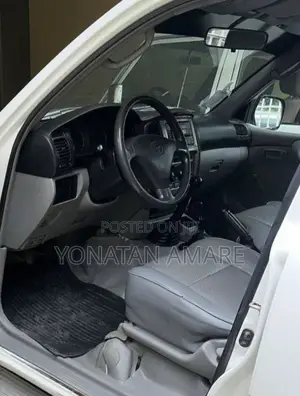 Toyota Land Cruiser 2007 White