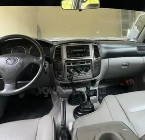 Toyota Land Cruiser 2007 White