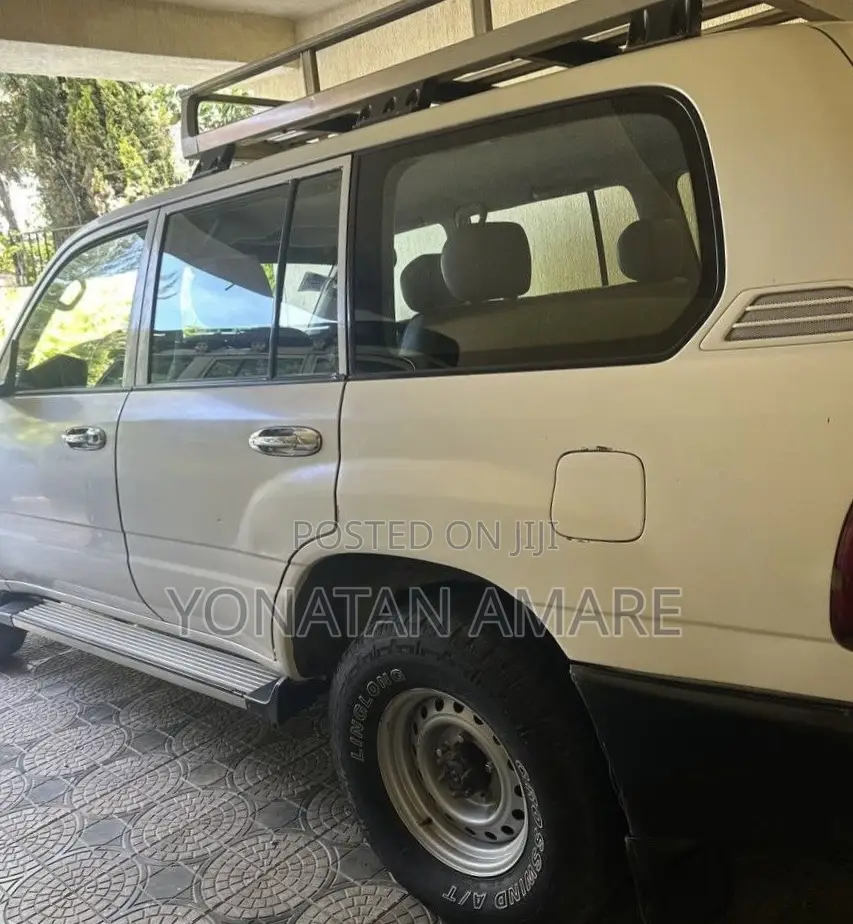 Toyota Land Cruiser 2007 White