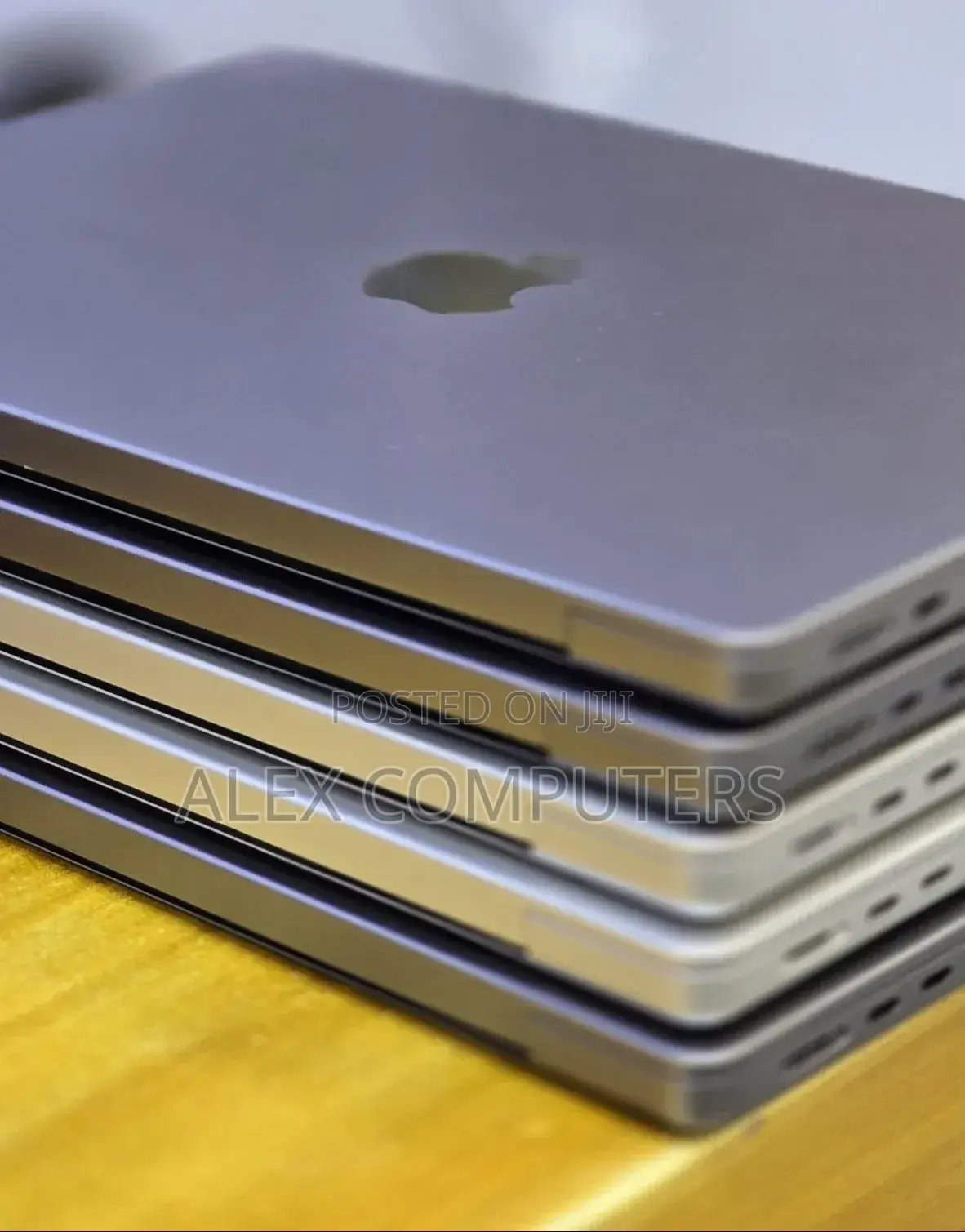 New Laptop Apple MacBook Pro M1 16GB Apple M1 Pro SSD 512GB