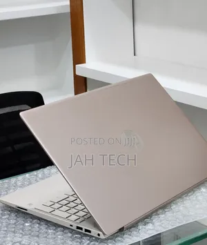 New Laptop HP Pavilion 15 8GB Intel Core i5 SSD 512GB