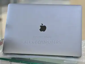 New Laptop Apple MacBook Pro 2018 16GB Intel Core i7 SSD 512GB