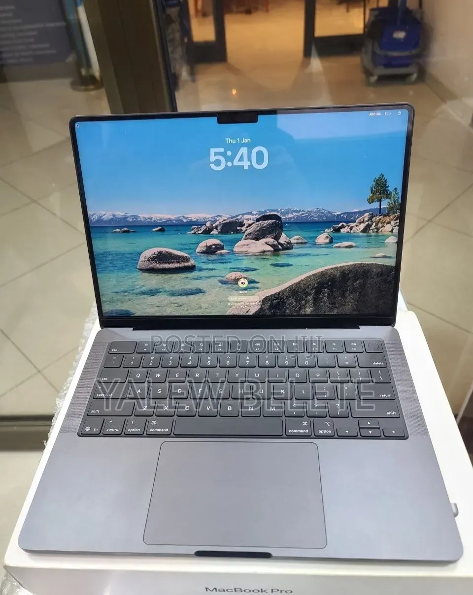 New Laptop Apple MacBook Pro 16GB Apple M5 SSD 512GB